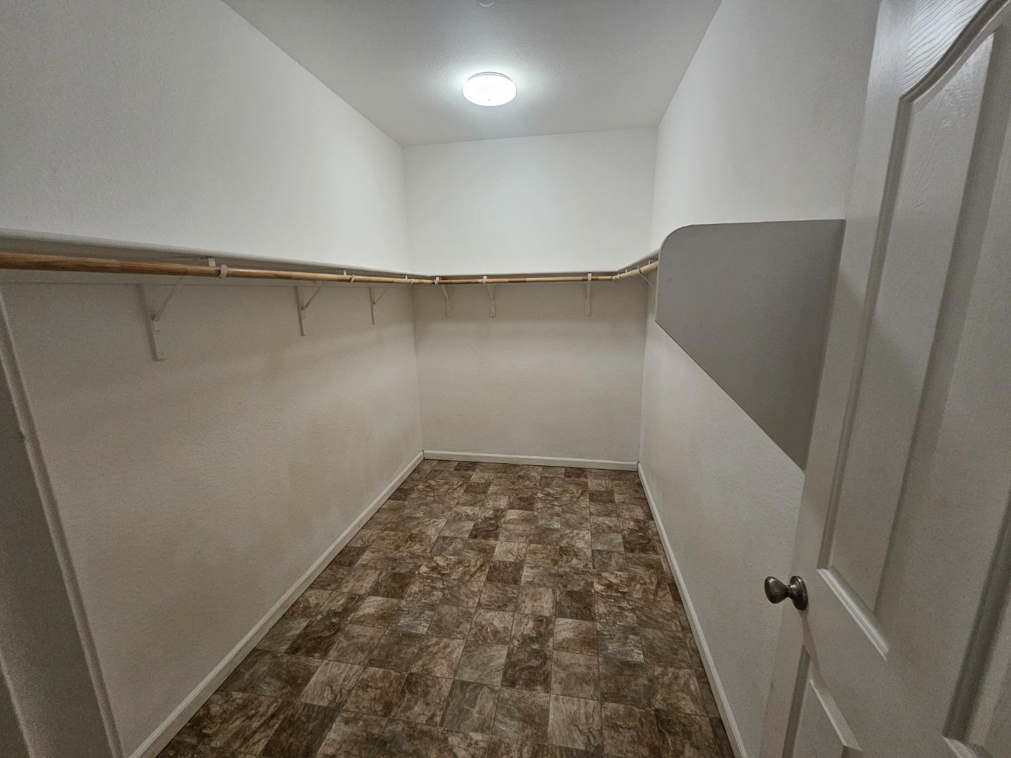 Detail Gallery Image 16 of 39 For 13721 Santa Lucia Dr, Gustine,  CA 95322 - 5 Beds | 3/1 Baths