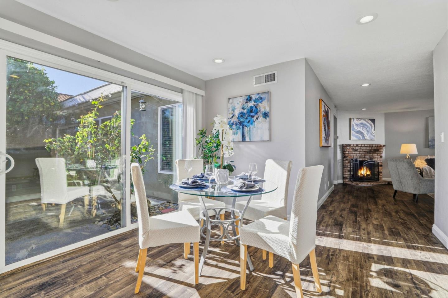 Detail Gallery Image 13 of 28 For 3815 Marfrance Dr, San Jose,  CA 95121 - 3 Beds | 2 Baths