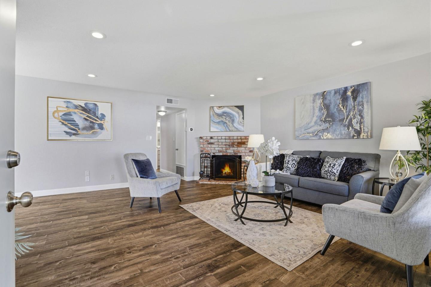 Detail Gallery Image 6 of 28 For 3815 Marfrance Dr, San Jose,  CA 95121 - 3 Beds | 2 Baths