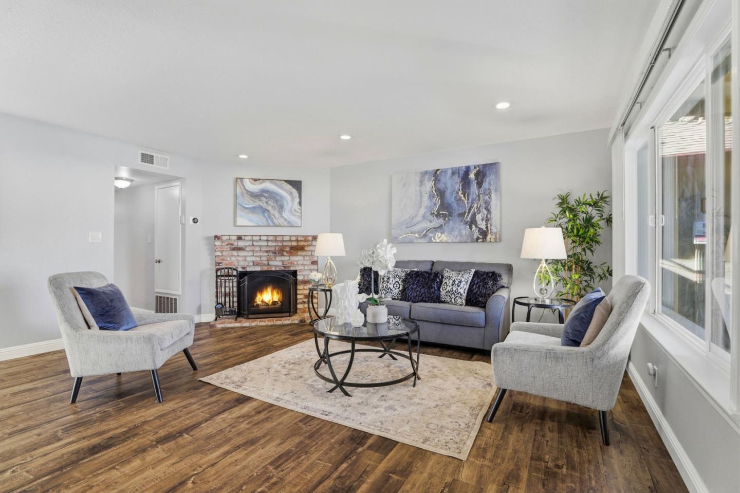 Detail Gallery Image 9 of 28 For 3815 Marfrance Dr, San Jose,  CA 95121 - 3 Beds | 2 Baths