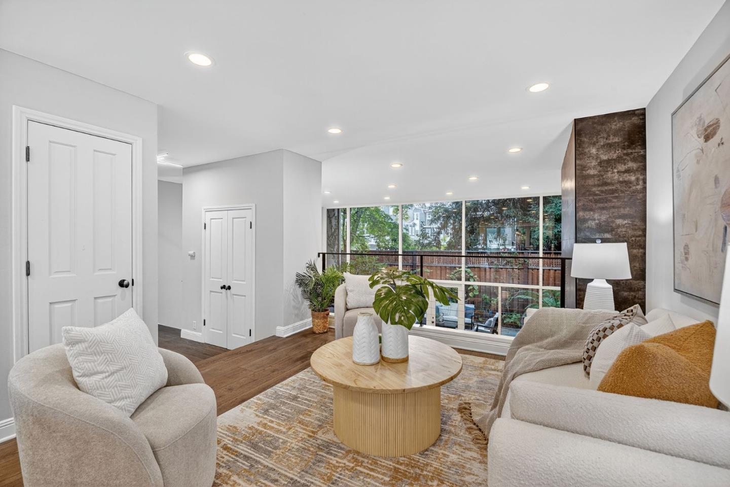 Detail Gallery Image 12 of 65 For 170 Stone Pine Ln, Menlo Park,  CA 94025 - 3 Beds | 2/1 Baths