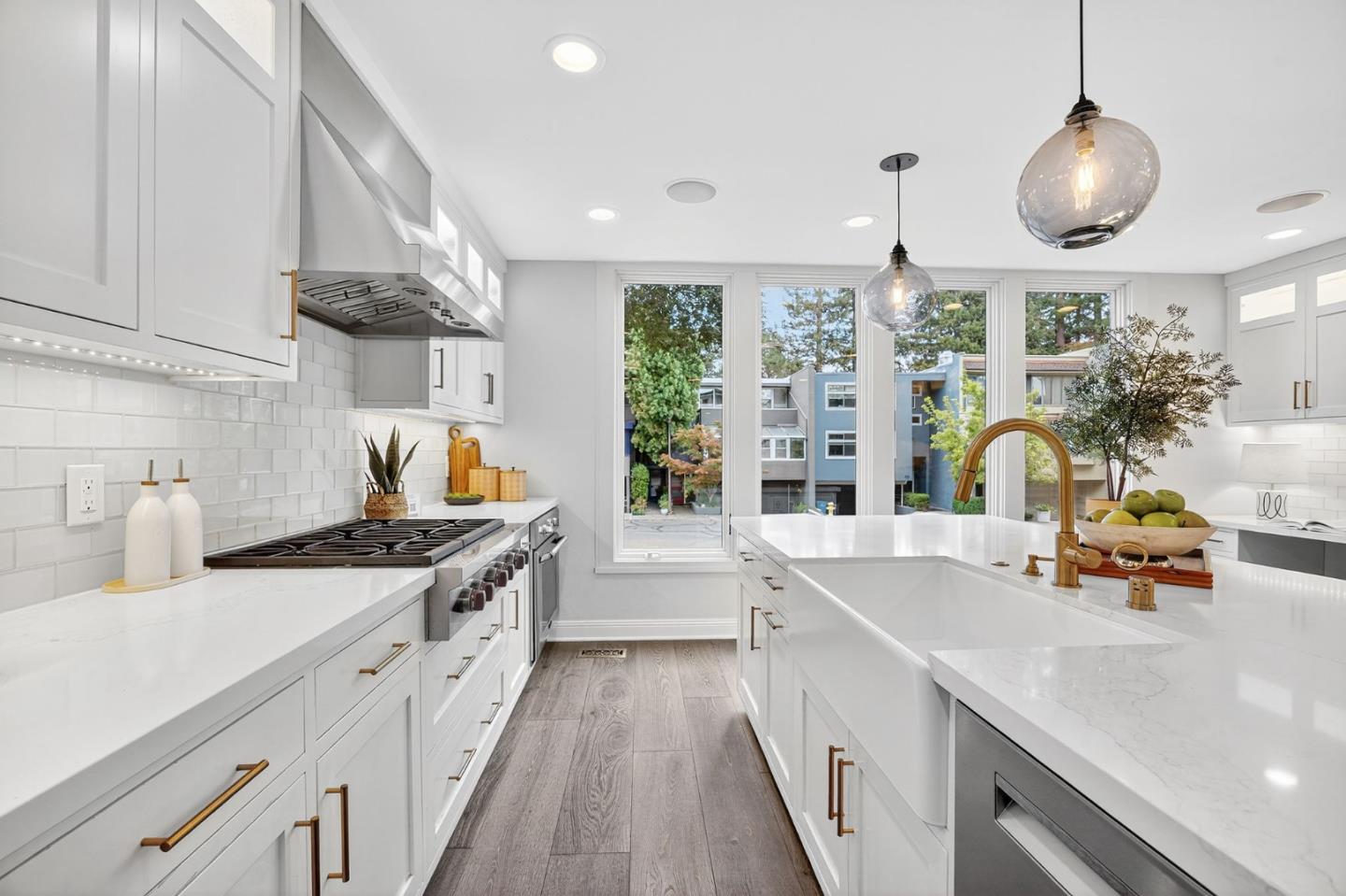 Detail Gallery Image 19 of 65 For 170 Stone Pine Ln, Menlo Park,  CA 94025 - 3 Beds | 2/1 Baths