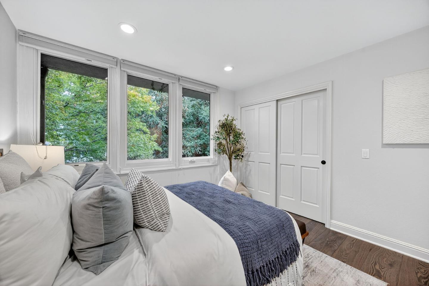 Detail Gallery Image 35 of 65 For 170 Stone Pine Ln, Menlo Park,  CA 94025 - 3 Beds | 2/1 Baths