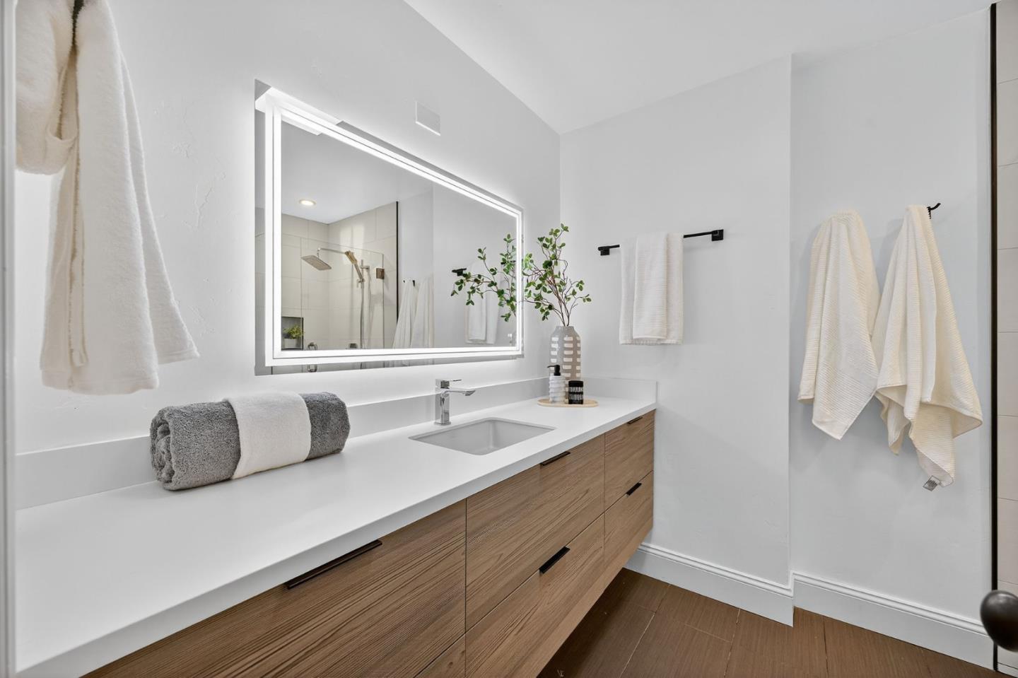 Detail Gallery Image 36 of 65 For 170 Stone Pine Ln, Menlo Park,  CA 94025 - 3 Beds | 2/1 Baths