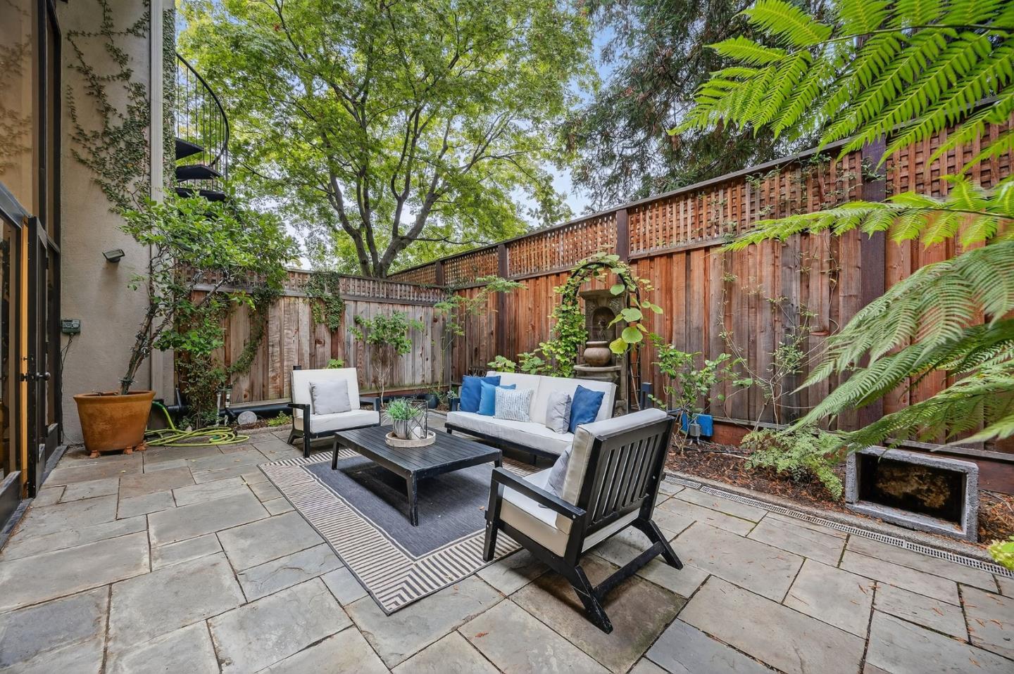 Detail Gallery Image 44 of 65 For 170 Stone Pine Ln, Menlo Park,  CA 94025 - 3 Beds | 2/1 Baths