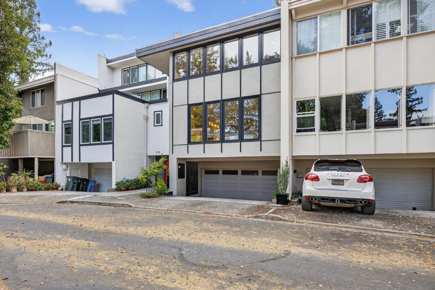 Detail Gallery Image 45 of 65 For 170 Stone Pine Ln, Menlo Park,  CA 94025 - 3 Beds | 2/1 Baths