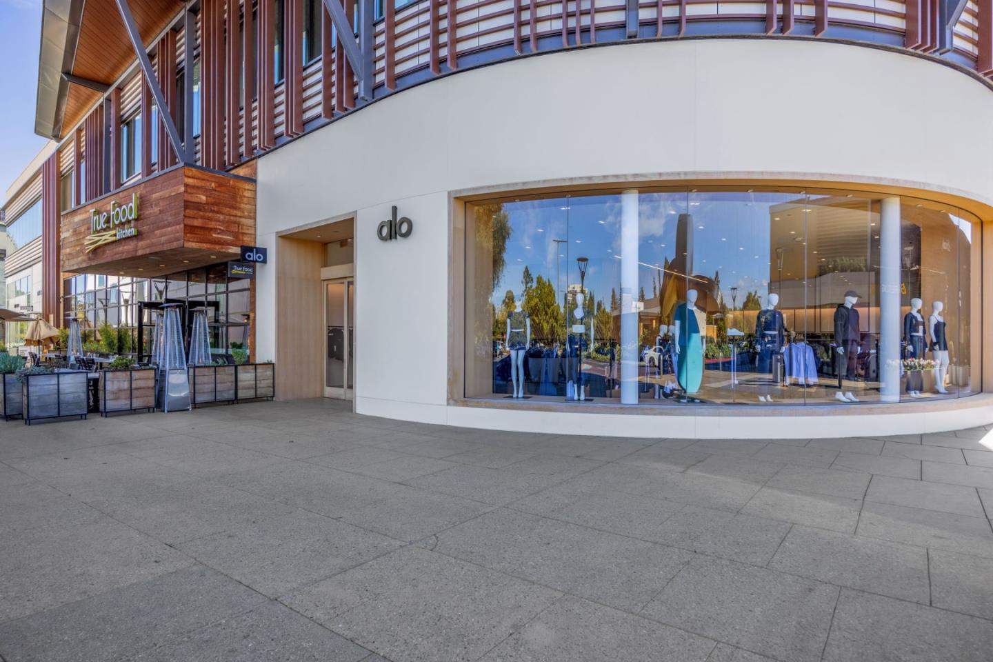 Detail Gallery Image 57 of 65 For 170 Stone Pine Ln, Menlo Park,  CA 94025 - 3 Beds | 2/1 Baths