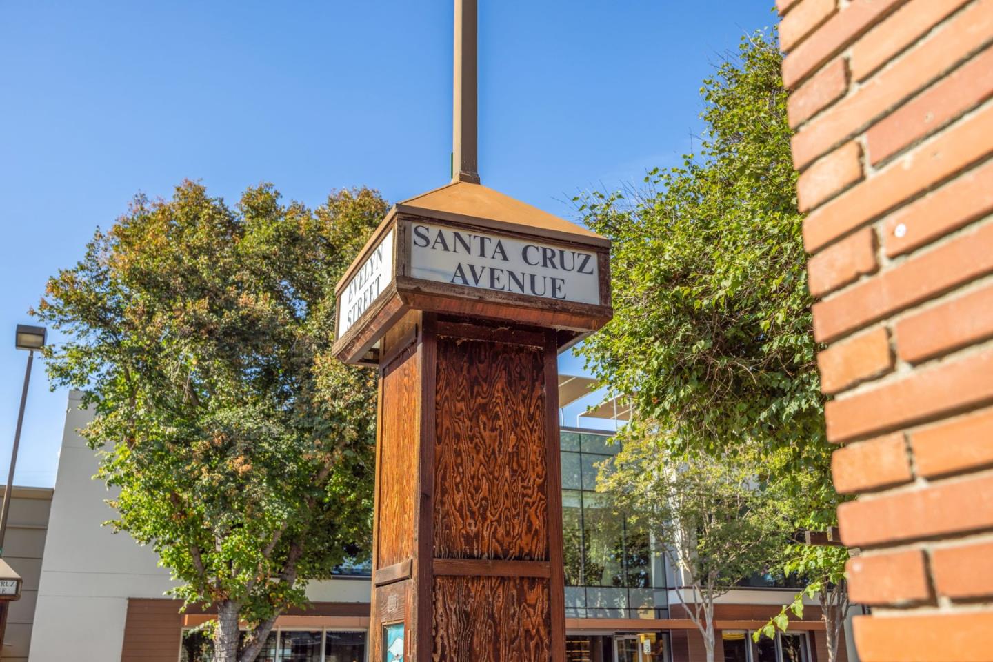 Detail Gallery Image 61 of 65 For 170 Stone Pine Ln, Menlo Park,  CA 94025 - 3 Beds | 2/1 Baths