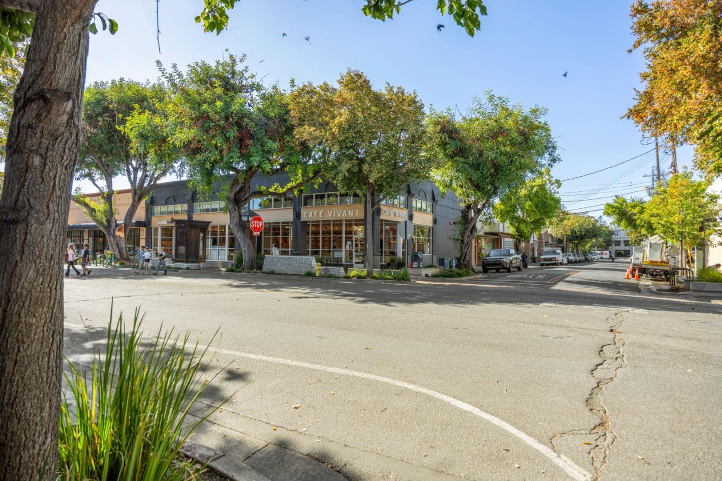 Detail Gallery Image 62 of 65 For 170 Stone Pine Ln, Menlo Park,  CA 94025 - 3 Beds | 2/1 Baths