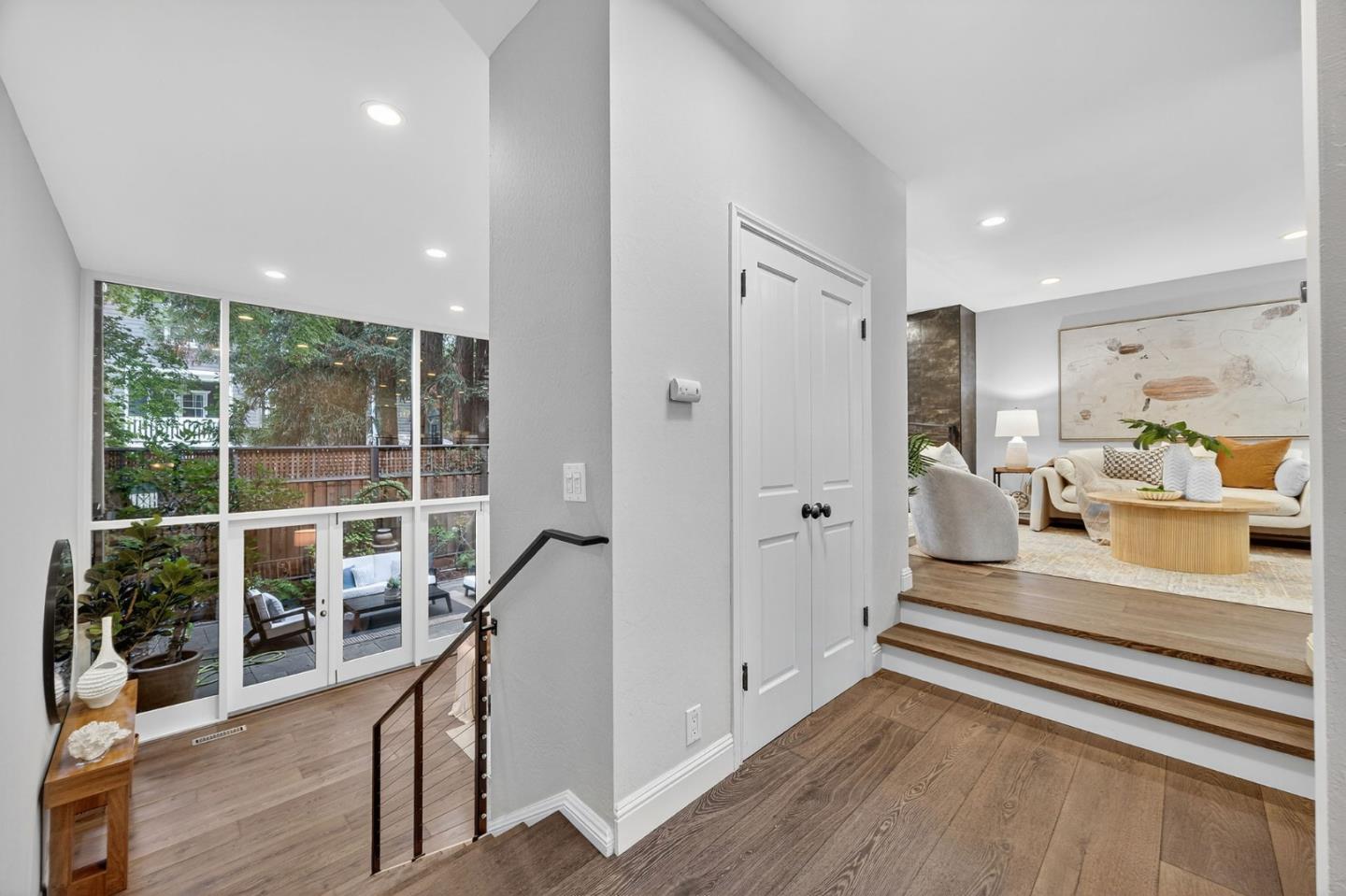 Detail Gallery Image 9 of 65 For 170 Stone Pine Ln, Menlo Park,  CA 94025 - 3 Beds | 2/1 Baths