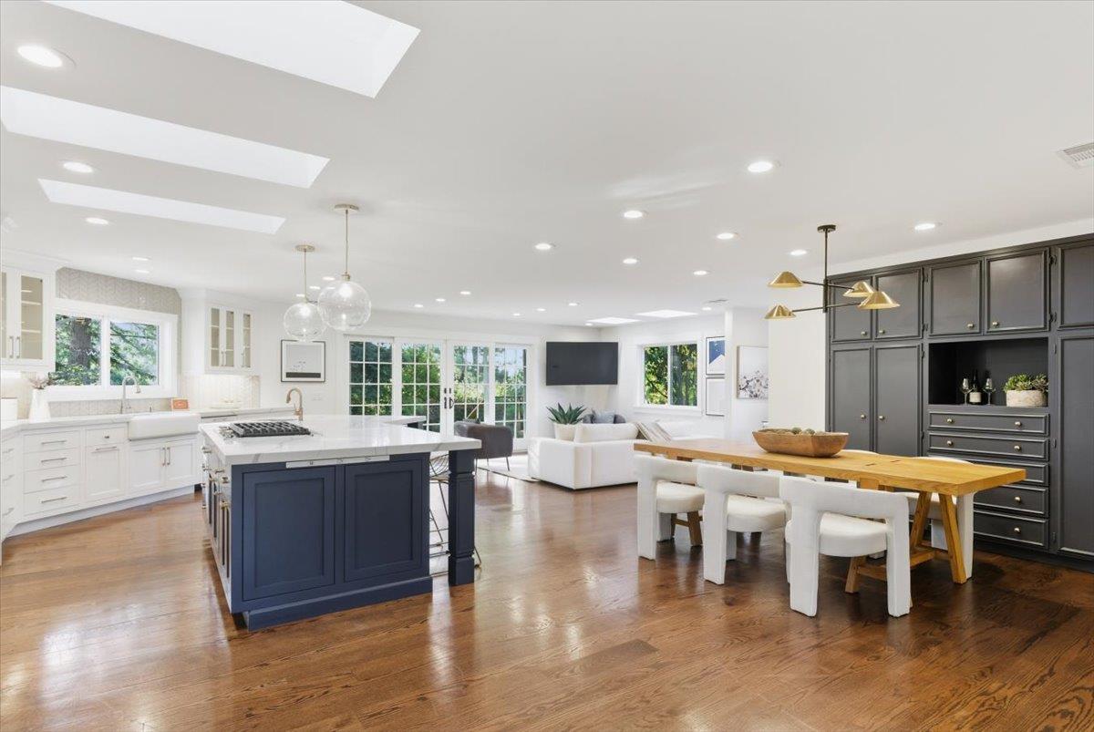 Detail Gallery Image 10 of 51 For 630 La Mesa Dr, Portola Valley,  CA 94028 - 4 Beds | 3 Baths