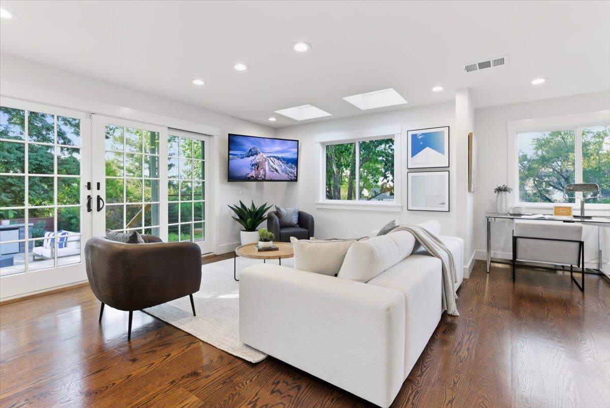 Detail Gallery Image 22 of 51 For 630 La Mesa Dr, Portola Valley,  CA 94028 - 4 Beds | 3 Baths