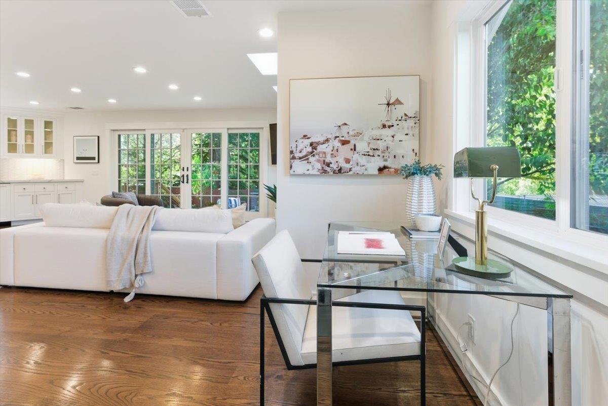 Detail Gallery Image 25 of 51 For 630 La Mesa Dr, Portola Valley,  CA 94028 - 4 Beds | 3 Baths