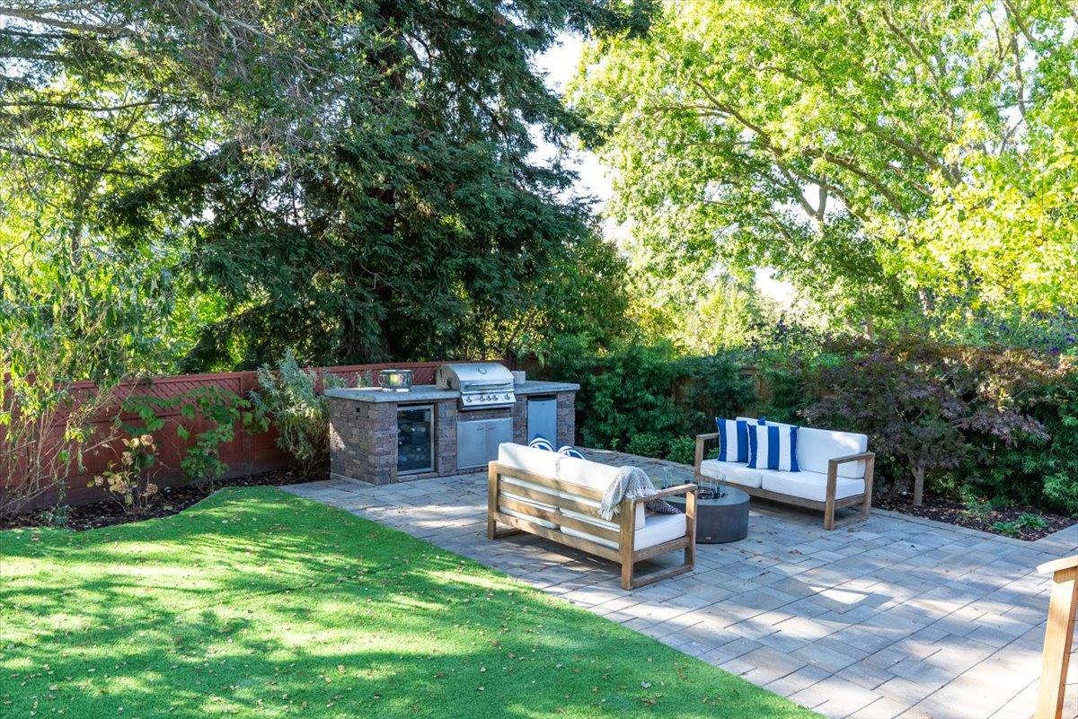 Detail Gallery Image 43 of 51 For 630 La Mesa Dr, Portola Valley,  CA 94028 - 4 Beds | 3 Baths