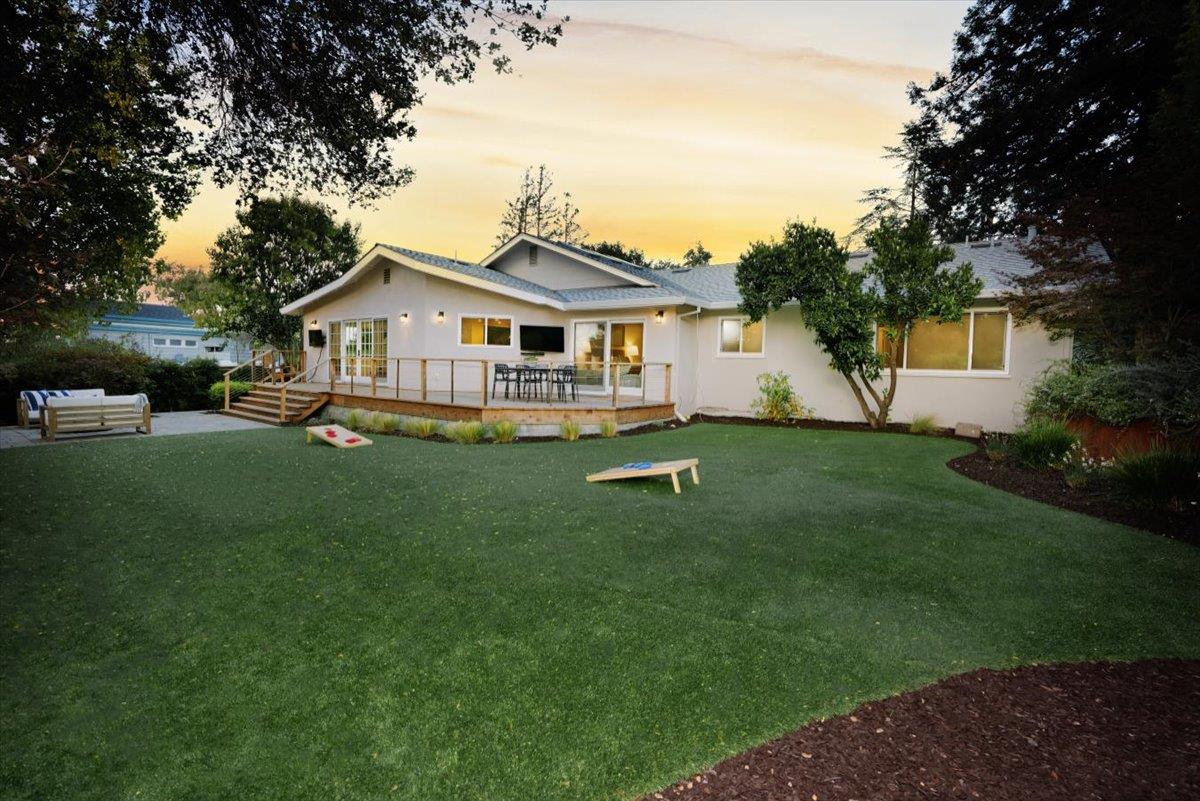 Detail Gallery Image 45 of 51 For 630 La Mesa Dr, Portola Valley,  CA 94028 - 4 Beds | 3 Baths