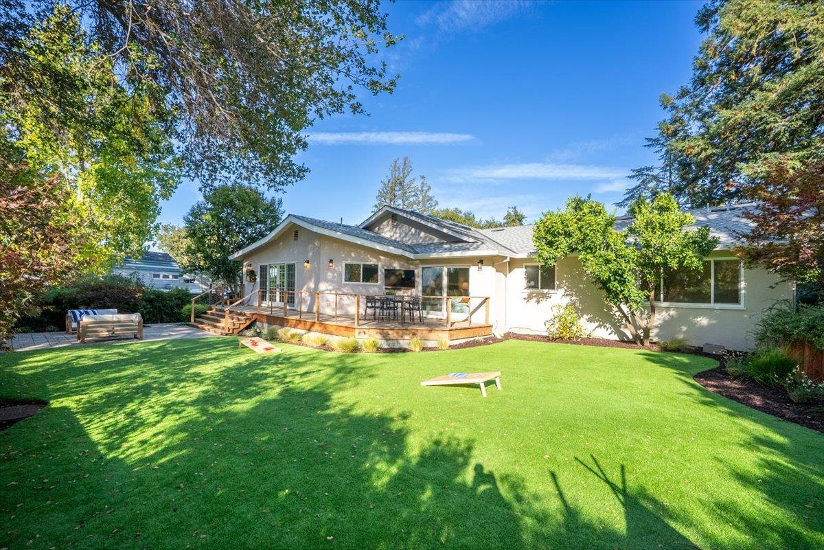 Detail Gallery Image 46 of 51 For 630 La Mesa Dr, Portola Valley,  CA 94028 - 4 Beds | 3 Baths