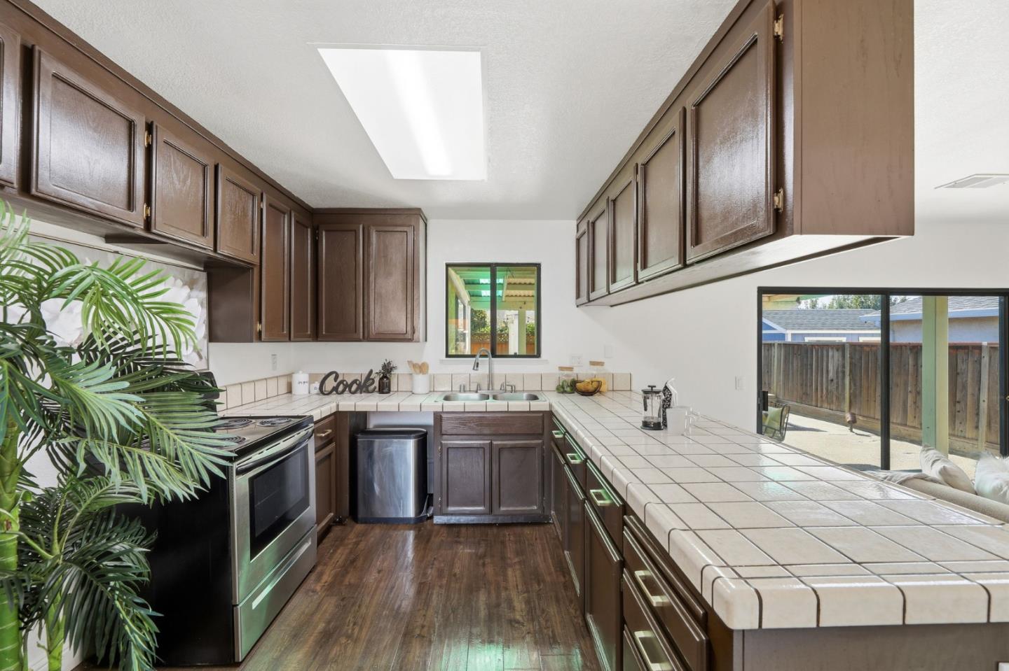 Detail Gallery Image 13 of 37 For 3368 Thrift Pl, San Jose,  CA 95148 - 4 Beds | 2 Baths