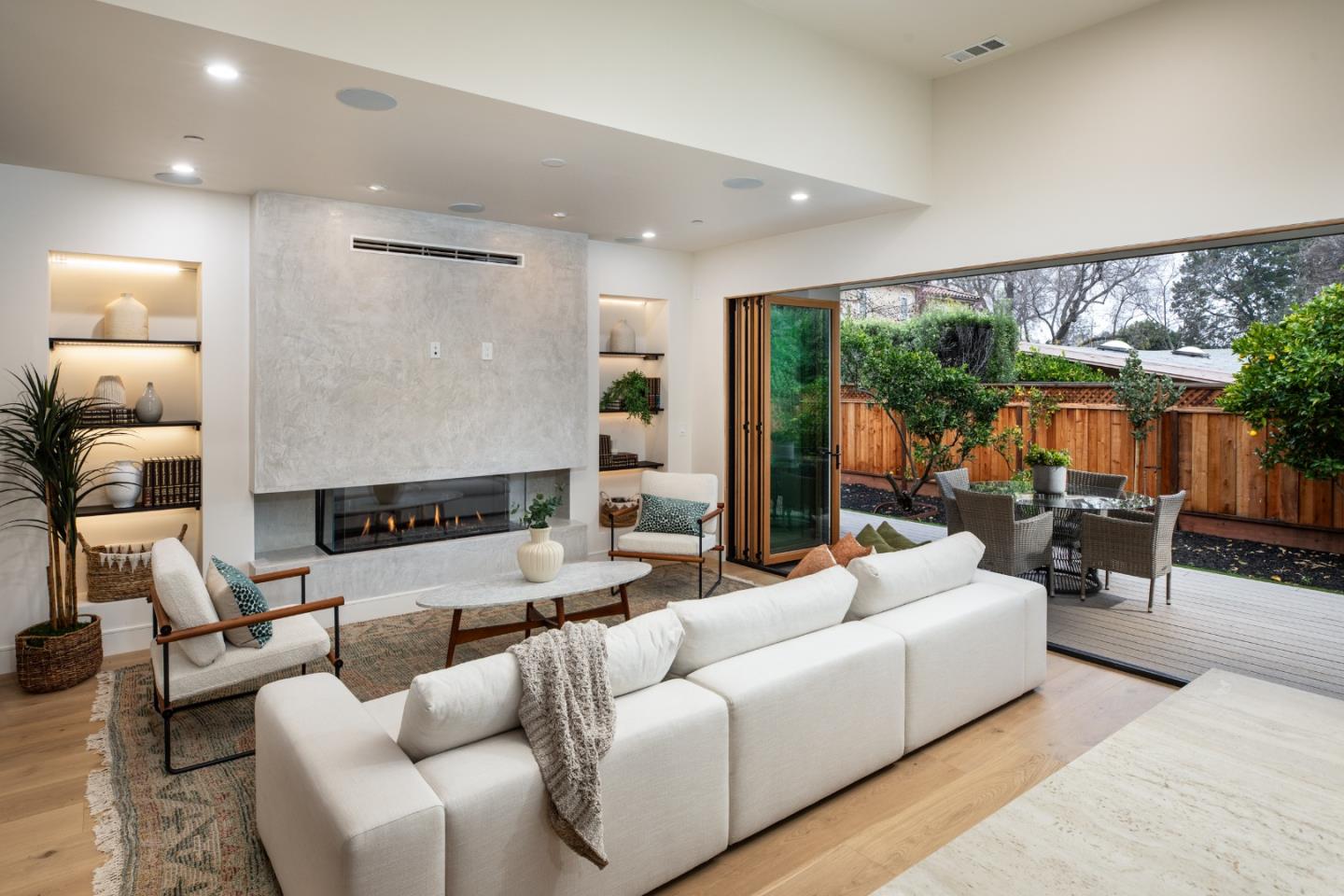 Detail Gallery Image 11 of 45 For 3413 Ross Rd, Palo Alto,  CA 94303 - 5 Beds | 5 Baths