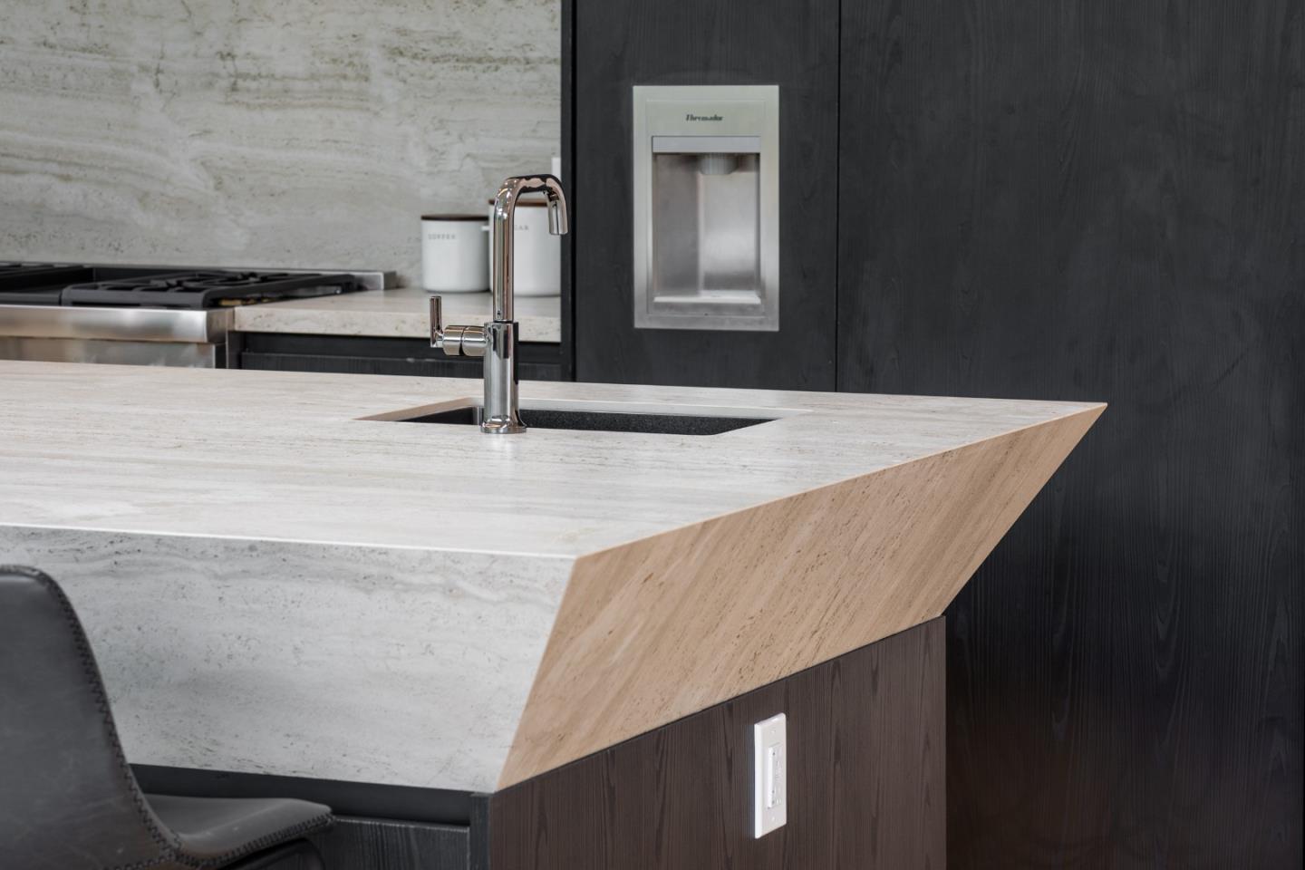 Detail Gallery Image 19 of 45 For 3413 Ross Rd, Palo Alto,  CA 94303 - 5 Beds | 5 Baths