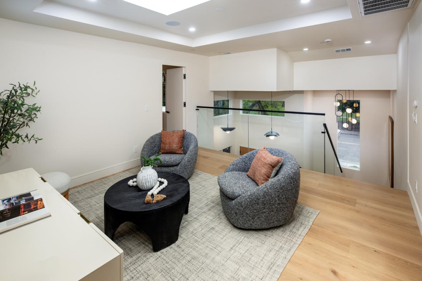 Detail Gallery Image 23 of 45 For 3413 Ross Rd, Palo Alto,  CA 94303 - 5 Beds | 5 Baths