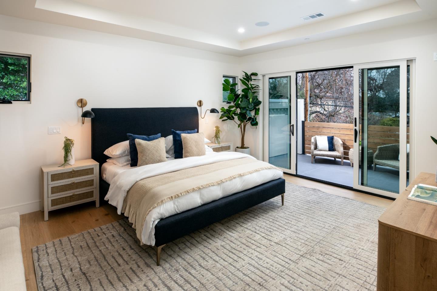 Detail Gallery Image 25 of 45 For 3413 Ross Rd, Palo Alto,  CA 94303 - 5 Beds | 5 Baths