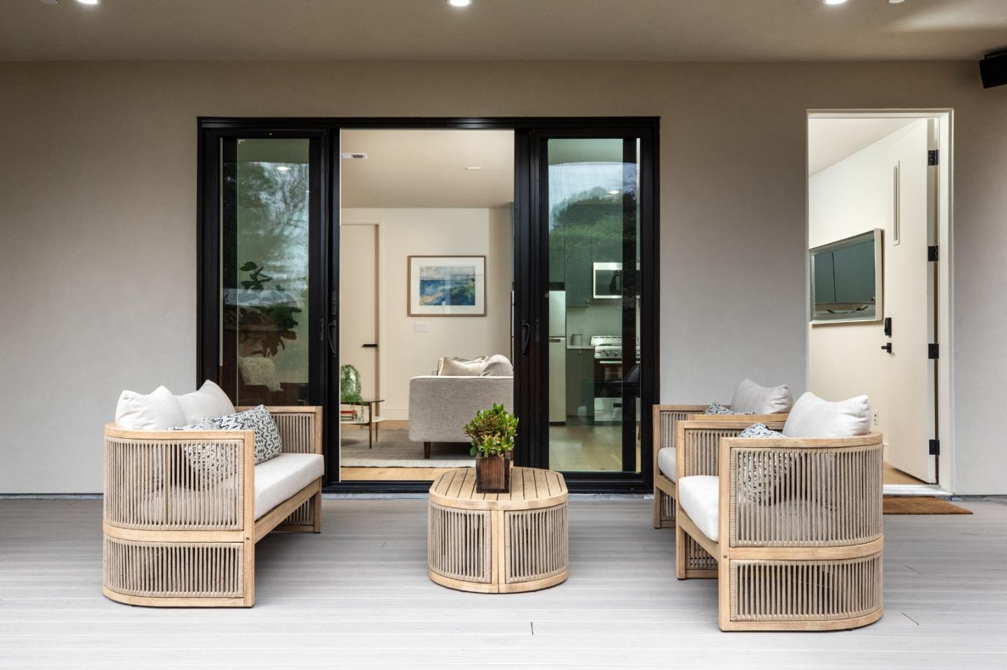 Detail Gallery Image 36 of 45 For 3413 Ross Rd, Palo Alto,  CA 94303 - 5 Beds | 5 Baths