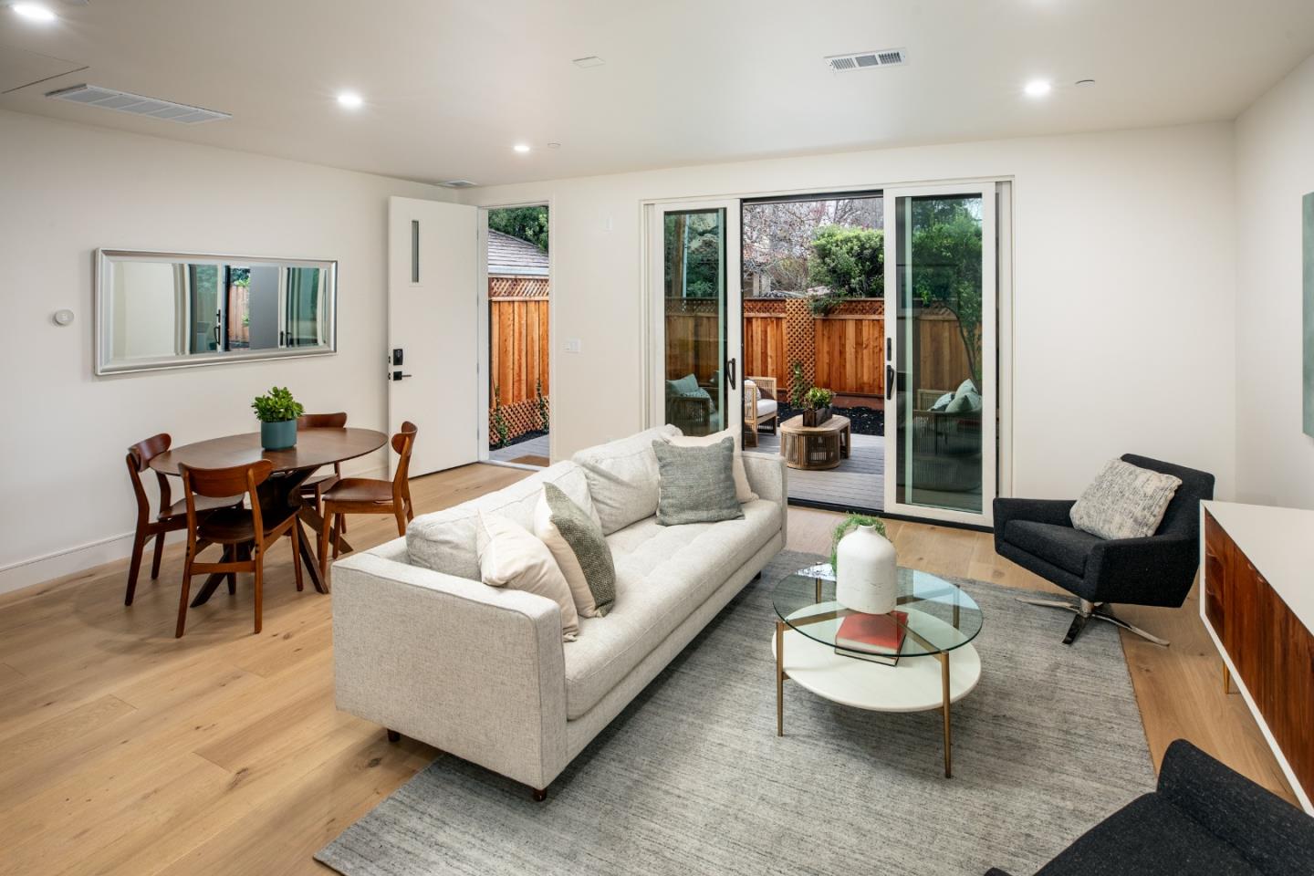 Detail Gallery Image 37 of 45 For 3413 Ross Rd, Palo Alto,  CA 94303 - 5 Beds | 5 Baths