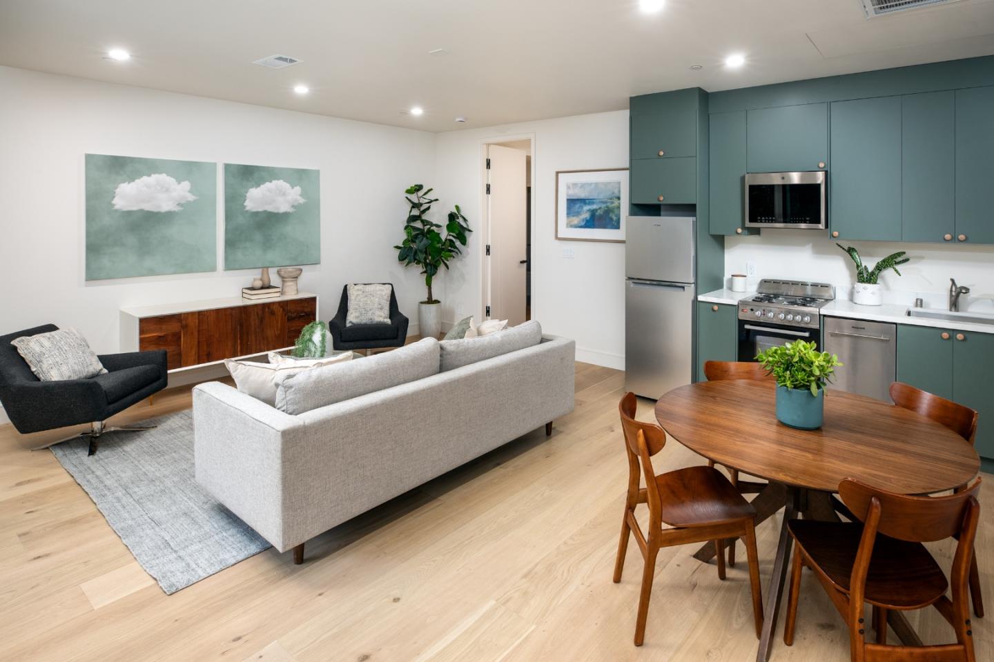 Detail Gallery Image 38 of 45 For 3413 Ross Rd, Palo Alto,  CA 94303 - 5 Beds | 5 Baths