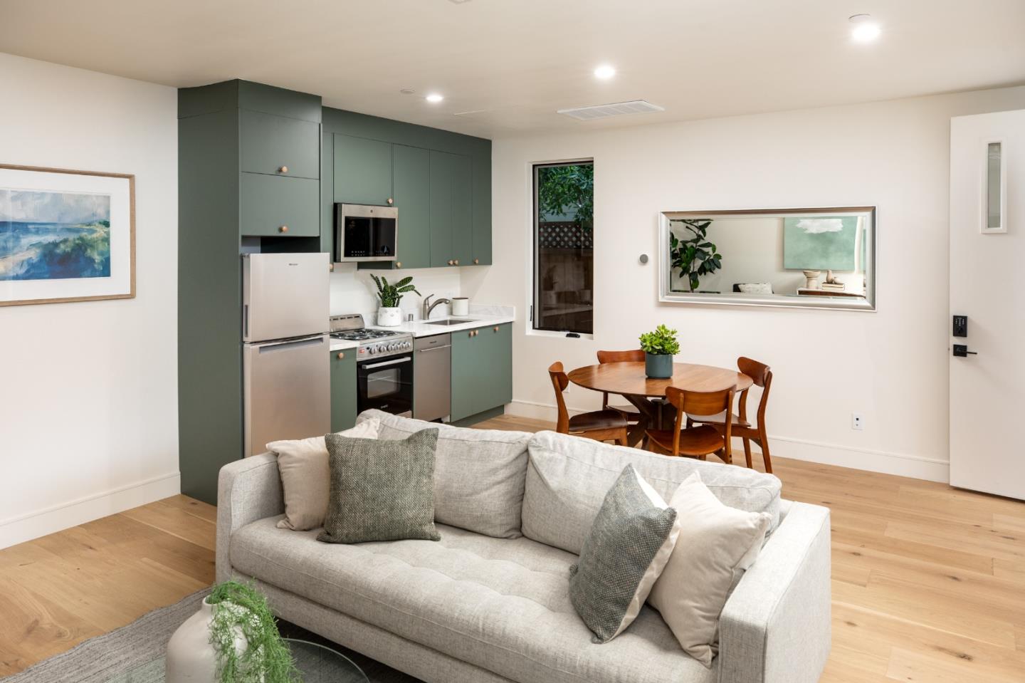 Detail Gallery Image 39 of 45 For 3413 Ross Rd, Palo Alto,  CA 94303 - 5 Beds | 5 Baths