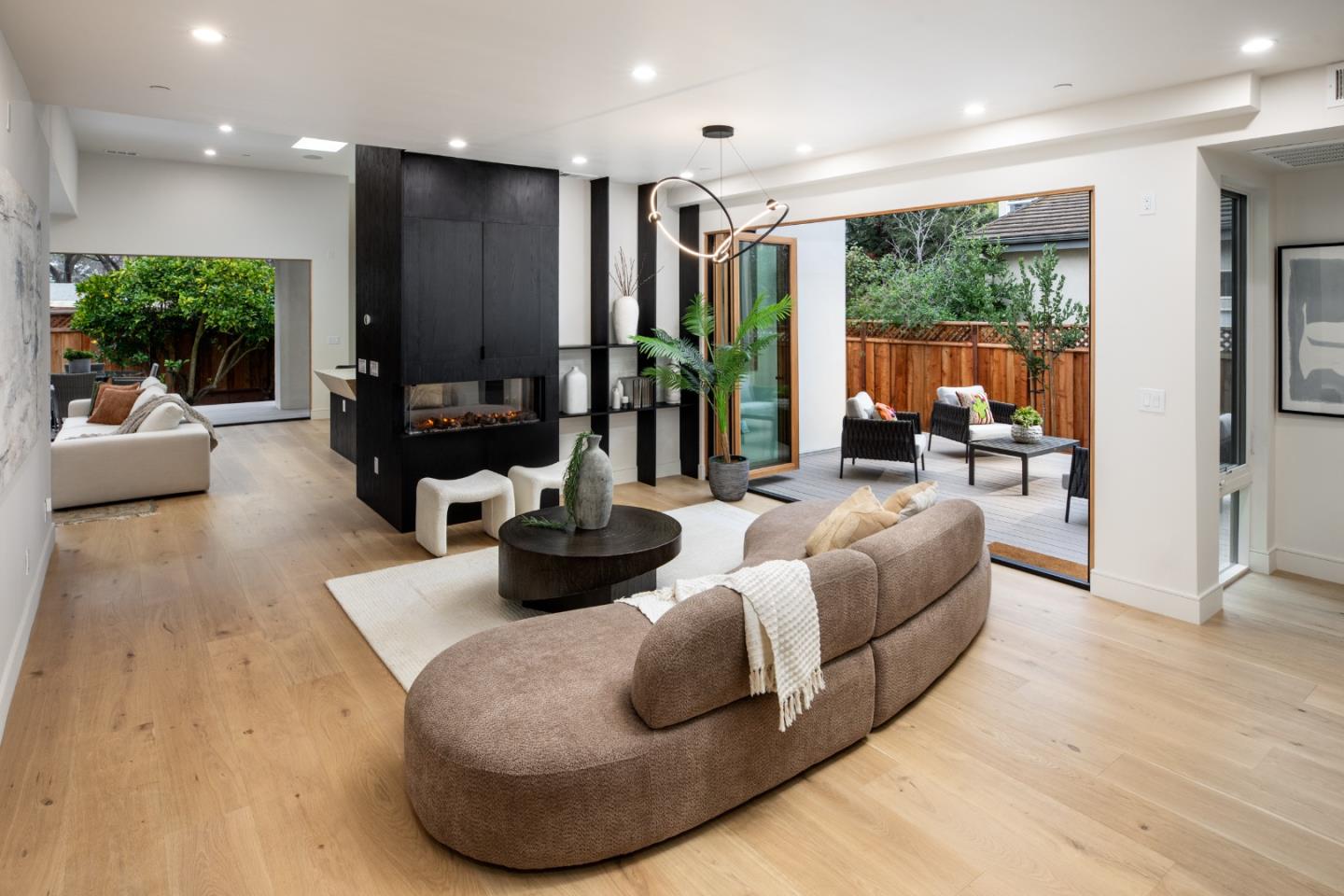 Detail Gallery Image 6 of 45 For 3413 Ross Rd, Palo Alto,  CA 94303 - 5 Beds | 5 Baths