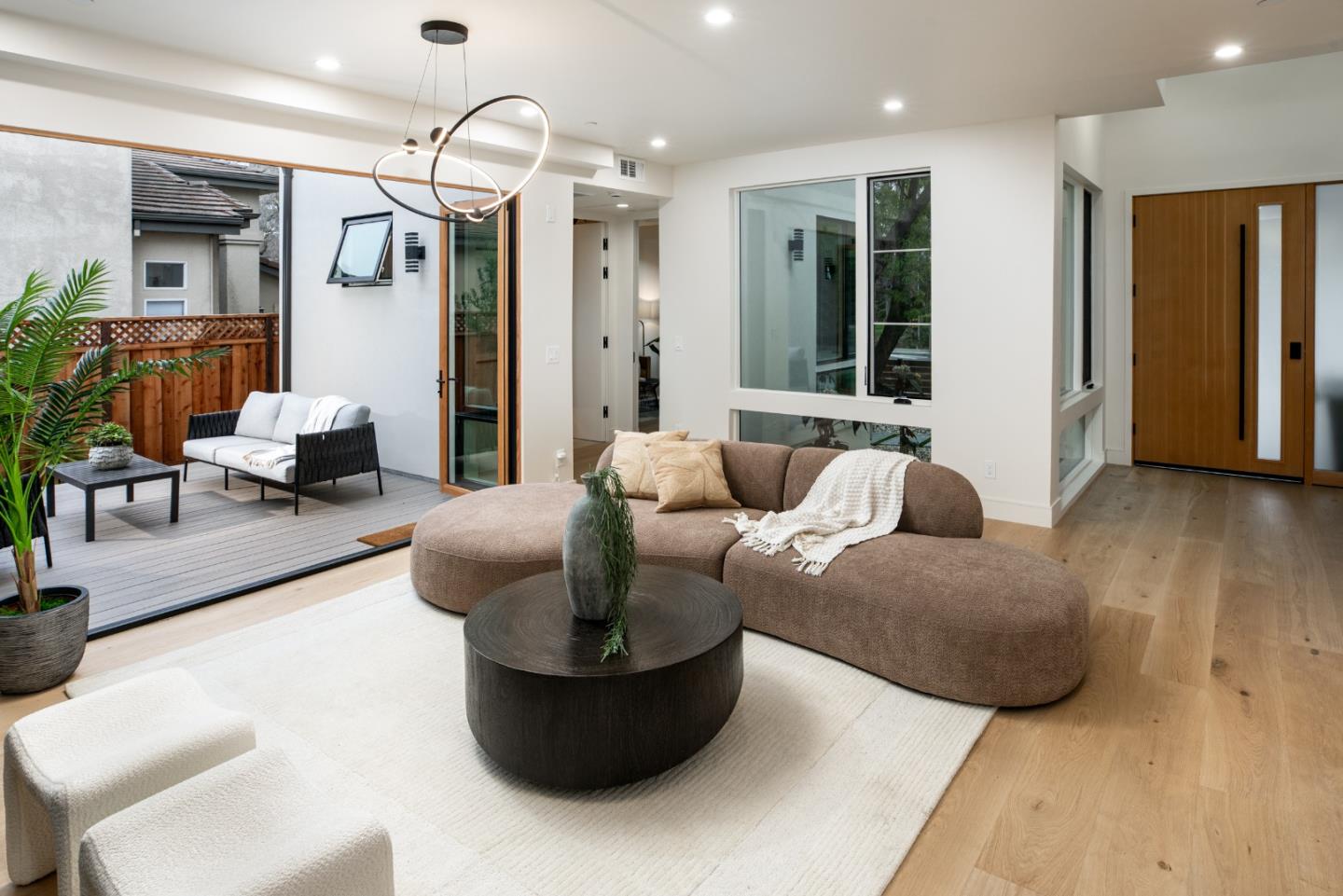 Detail Gallery Image 7 of 45 For 3413 Ross Rd, Palo Alto,  CA 94303 - 5 Beds | 5 Baths