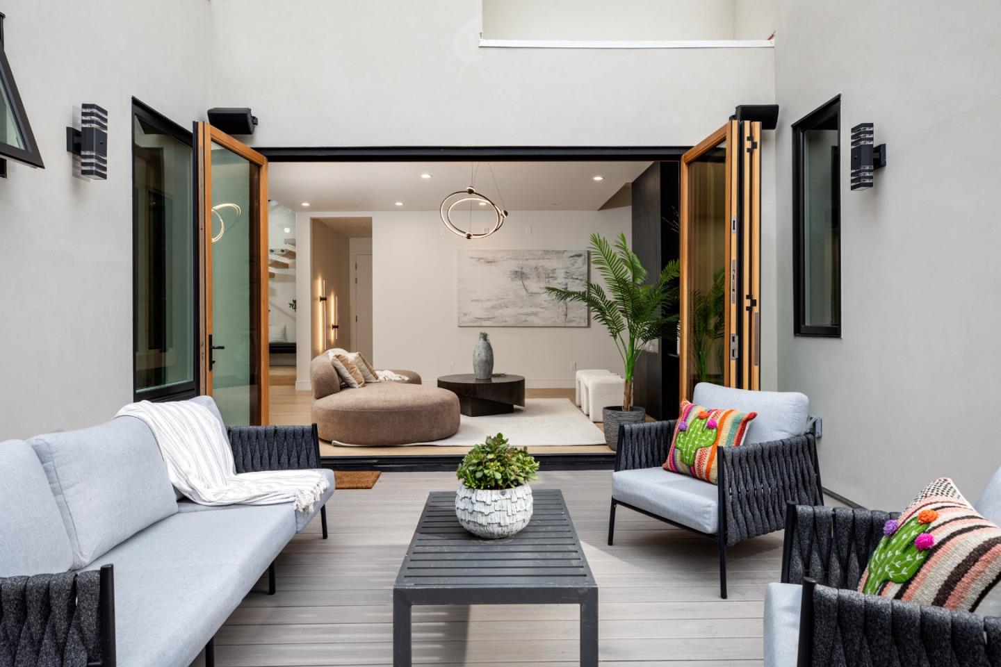 Detail Gallery Image 9 of 45 For 3413 Ross Rd, Palo Alto,  CA 94303 - 5 Beds | 5 Baths