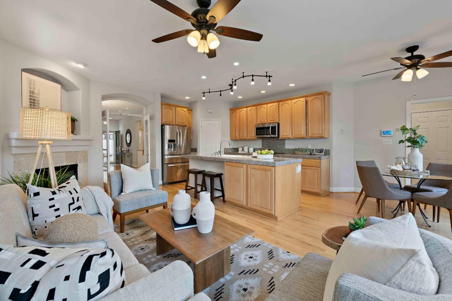 Detail Gallery Image 18 of 41 For 181 Pierce Ave, San Jose,  CA 95110 - 3 Beds | 2/1 Baths