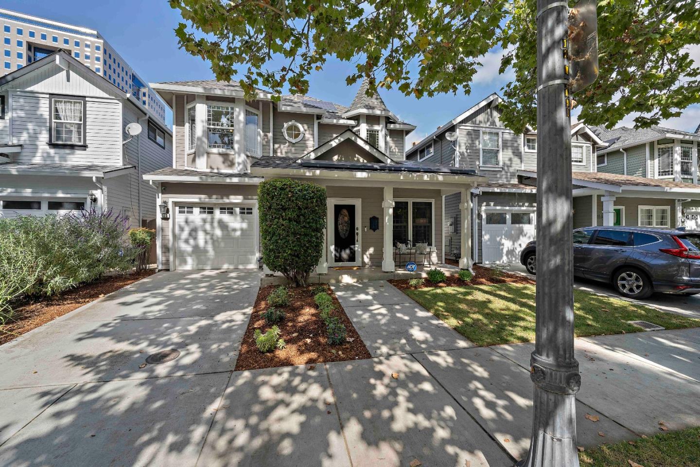 Detail Gallery Image 2 of 41 For 181 Pierce Ave, San Jose,  CA 95110 - 3 Beds | 2/1 Baths