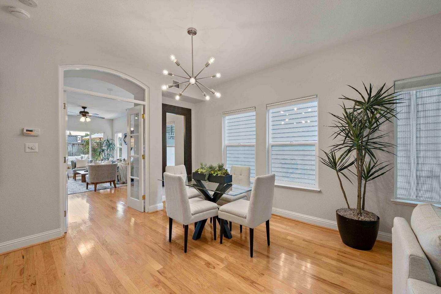 Detail Gallery Image 9 of 41 For 181 Pierce Ave, San Jose,  CA 95110 - 3 Beds | 2/1 Baths