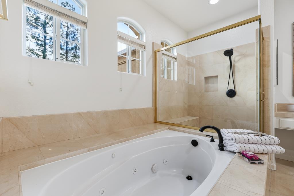 Detail Gallery Image 71 of 138 For 5849 Gleneagles Cir, San Jose,  CA 95138 - 5 Beds | 4/1 Baths