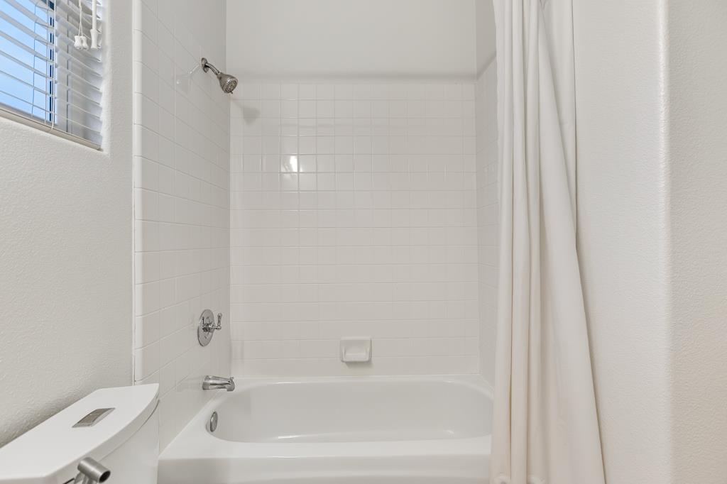 Detail Gallery Image 82 of 138 For 5849 Gleneagles Cir, San Jose,  CA 95138 - 5 Beds | 4/1 Baths