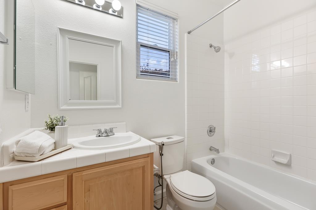 Detail Gallery Image 85 of 138 For 5849 Gleneagles Cir, San Jose,  CA 95138 - 5 Beds | 4/1 Baths