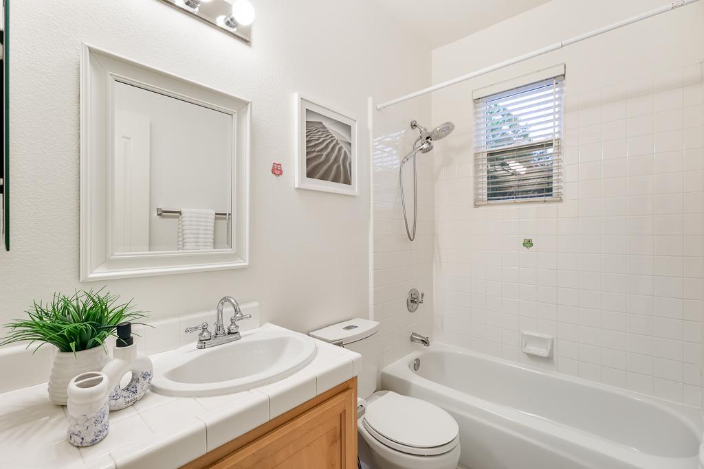 Detail Gallery Image 88 of 138 For 5849 Gleneagles Cir, San Jose,  CA 95138 - 5 Beds | 4/1 Baths