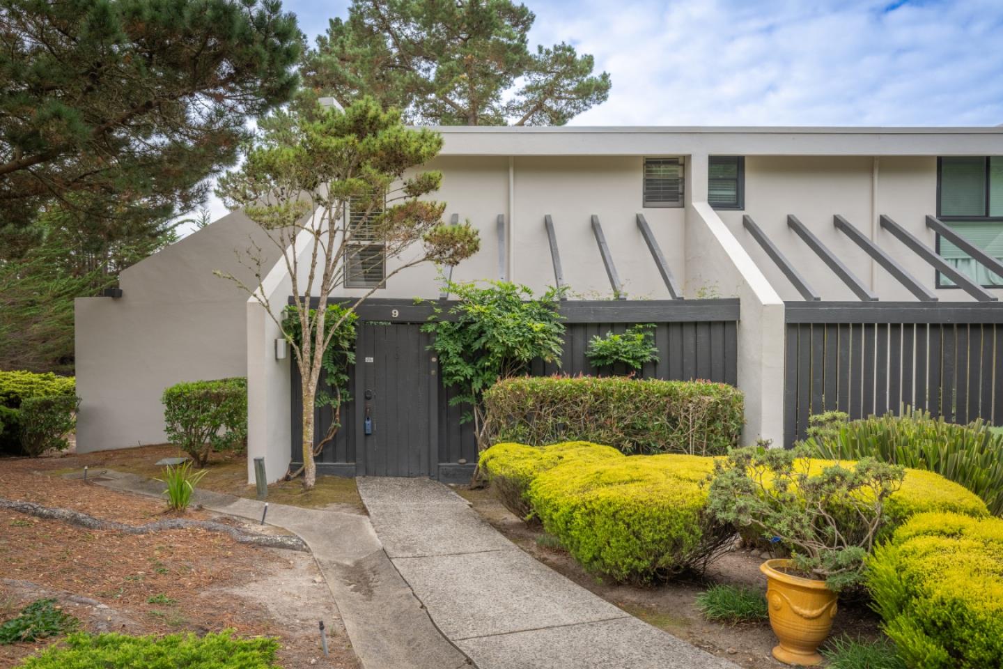 Detail Gallery Image 2 of 31 For 3600 High Meadow Dr #9,  Carmel,  CA 93923 - 2 Beds | 2 Baths