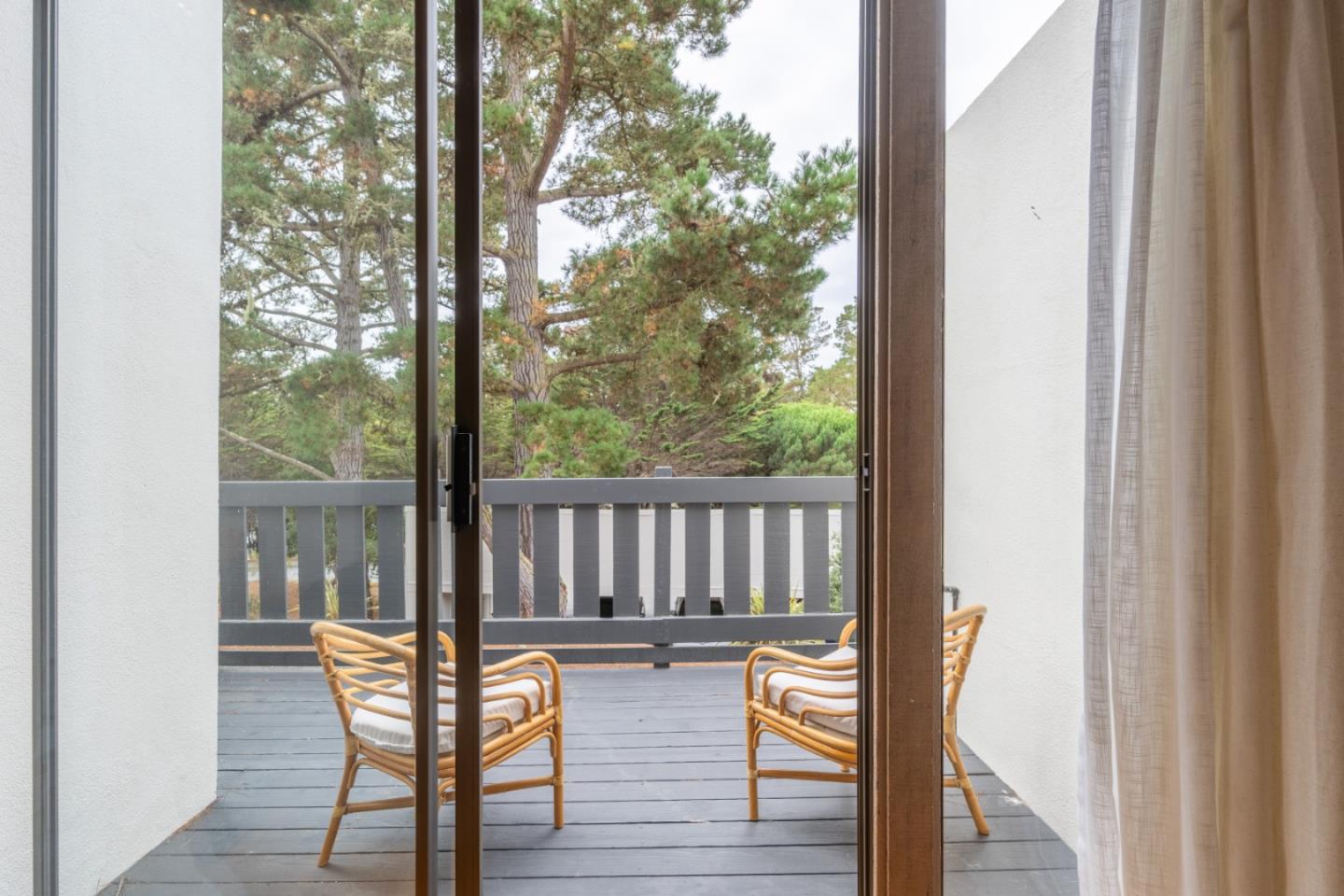 Detail Gallery Image 8 of 31 For 3600 High Meadow Dr #9,  Carmel,  CA 93923 - 2 Beds | 2 Baths