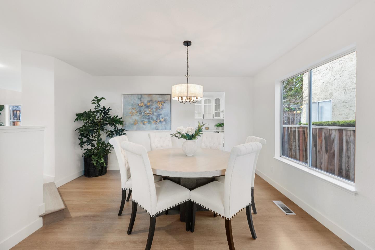 Detail Gallery Image 4 of 18 For 5999 Porto Alegre Dr, San Jose,  CA 95120 - 4 Beds | 2/1 Baths