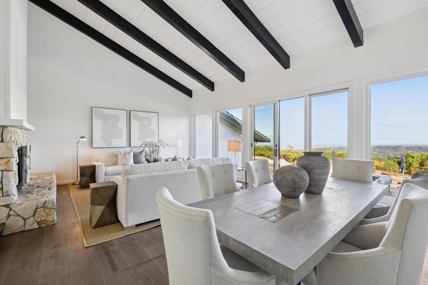 Detail Gallery Image 12 of 44 For 6 Friars Ln, Woodside,  CA 94062 - 4 Beds | 2/2 Baths