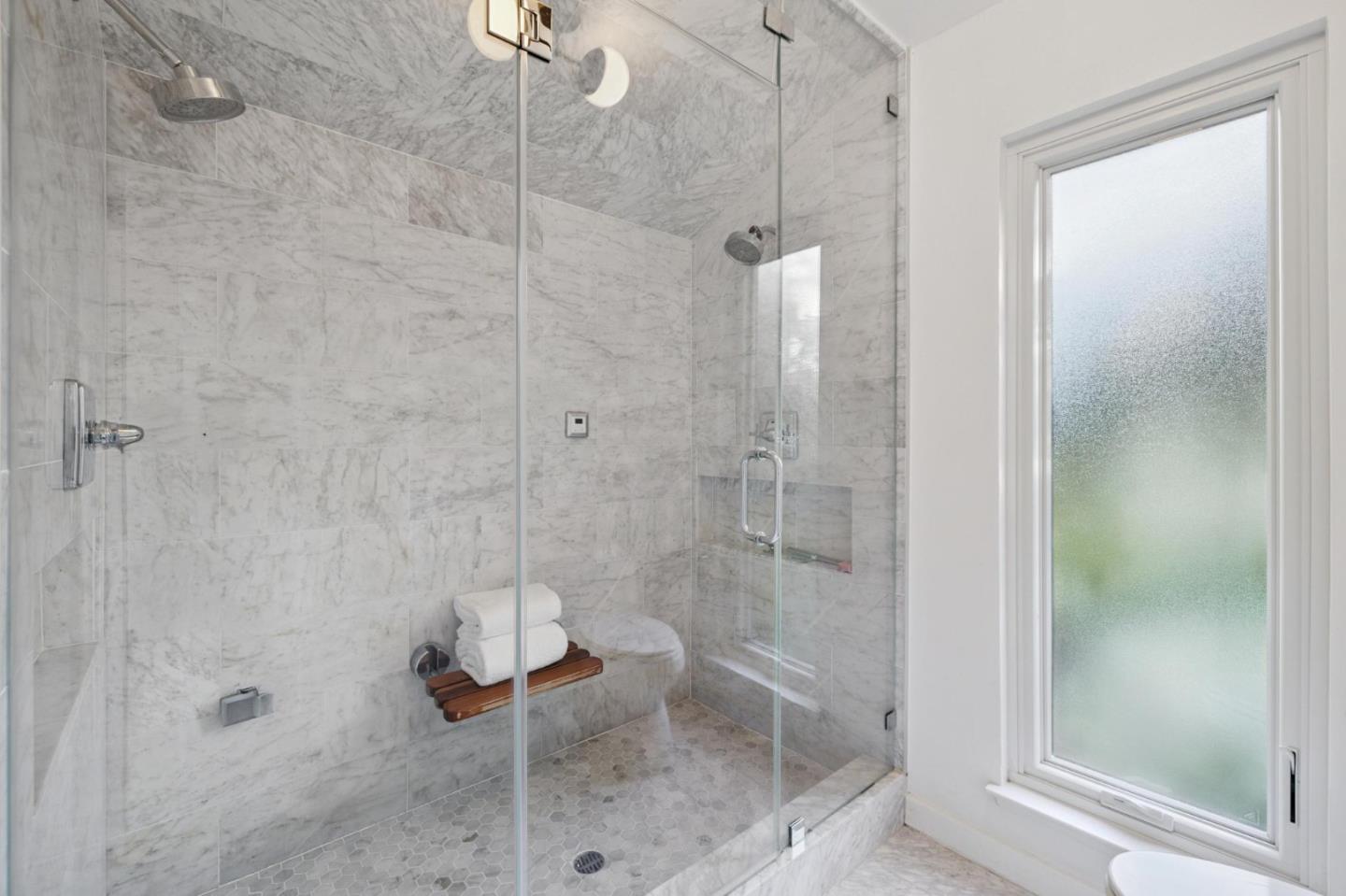 Detail Gallery Image 23 of 44 For 6 Friars Ln, Woodside,  CA 94062 - 4 Beds | 2/2 Baths