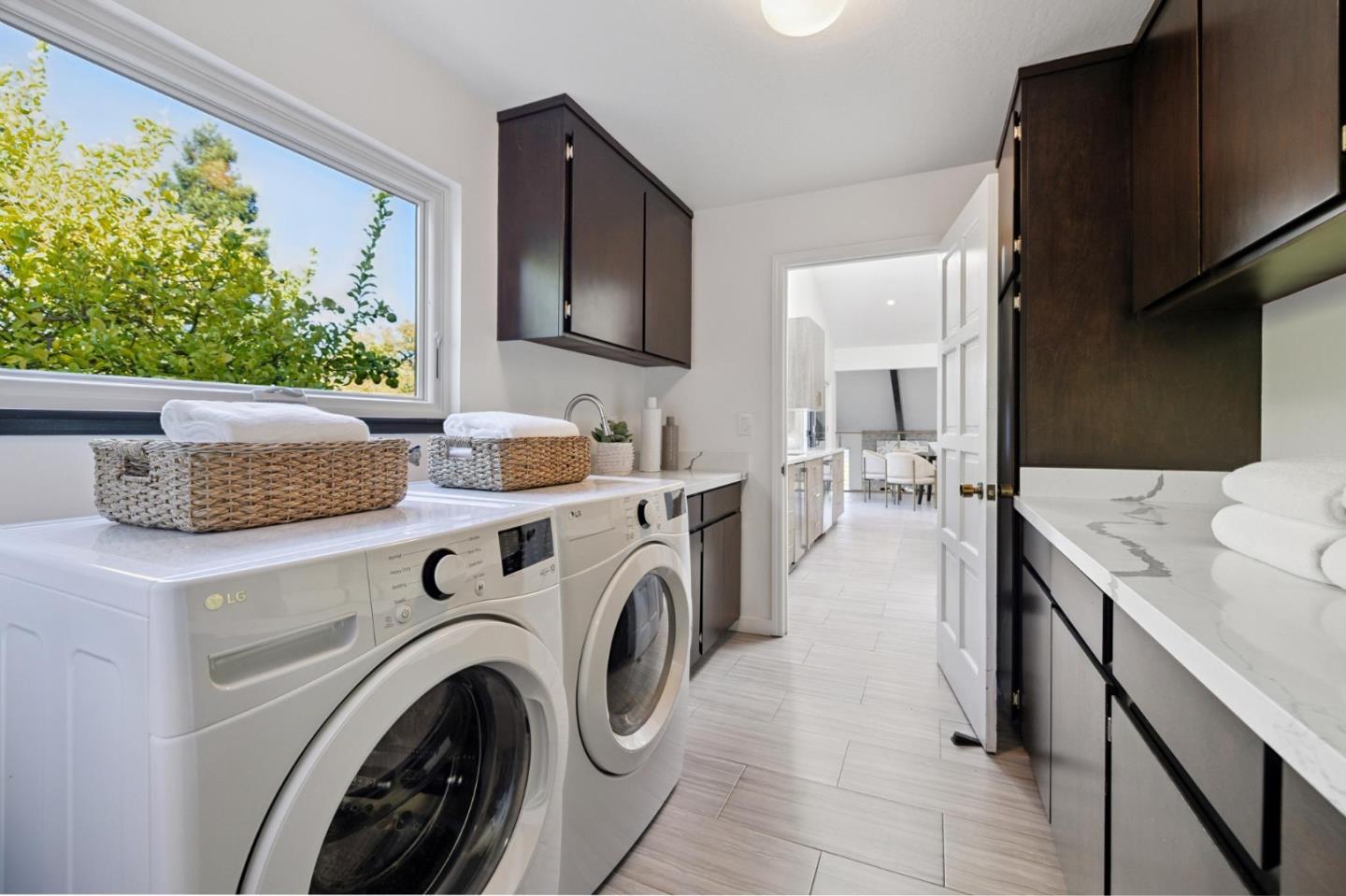 Detail Gallery Image 29 of 44 For 6 Friars Ln, Woodside,  CA 94062 - 4 Beds | 2/2 Baths