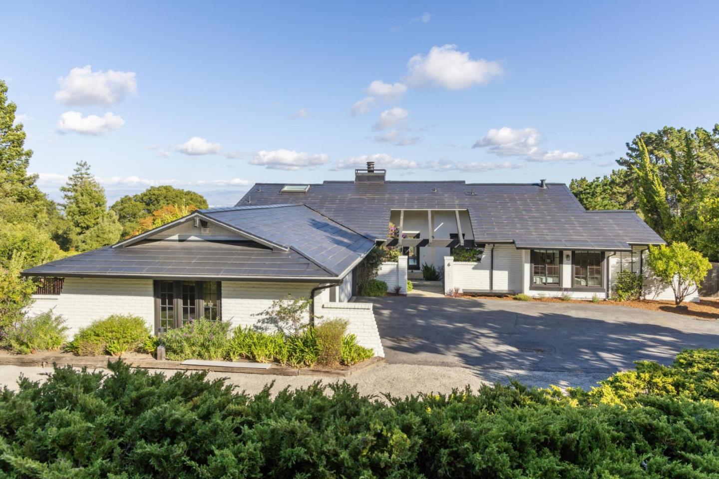 Detail Gallery Image 3 of 44 For 6 Friars Ln, Woodside,  CA 94062 - 4 Beds | 2/2 Baths