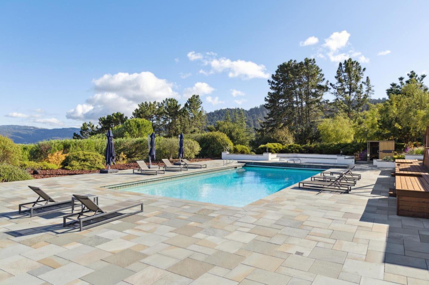 Detail Gallery Image 31 of 44 For 6 Friars Ln, Woodside,  CA 94062 - 4 Beds | 2/2 Baths