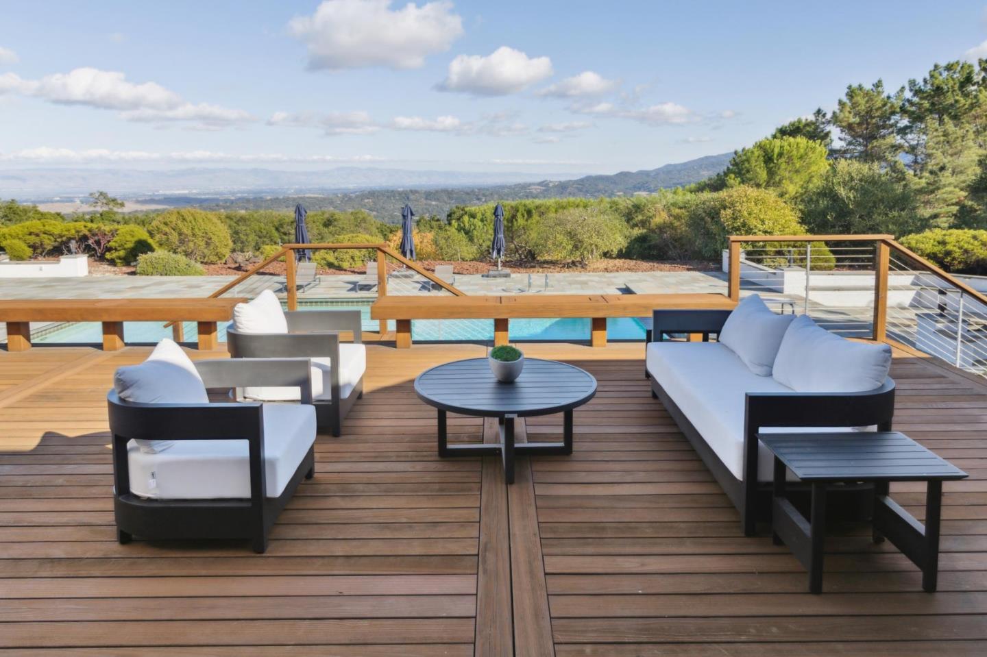 Detail Gallery Image 33 of 44 For 6 Friars Ln, Woodside,  CA 94062 - 4 Beds | 2/2 Baths