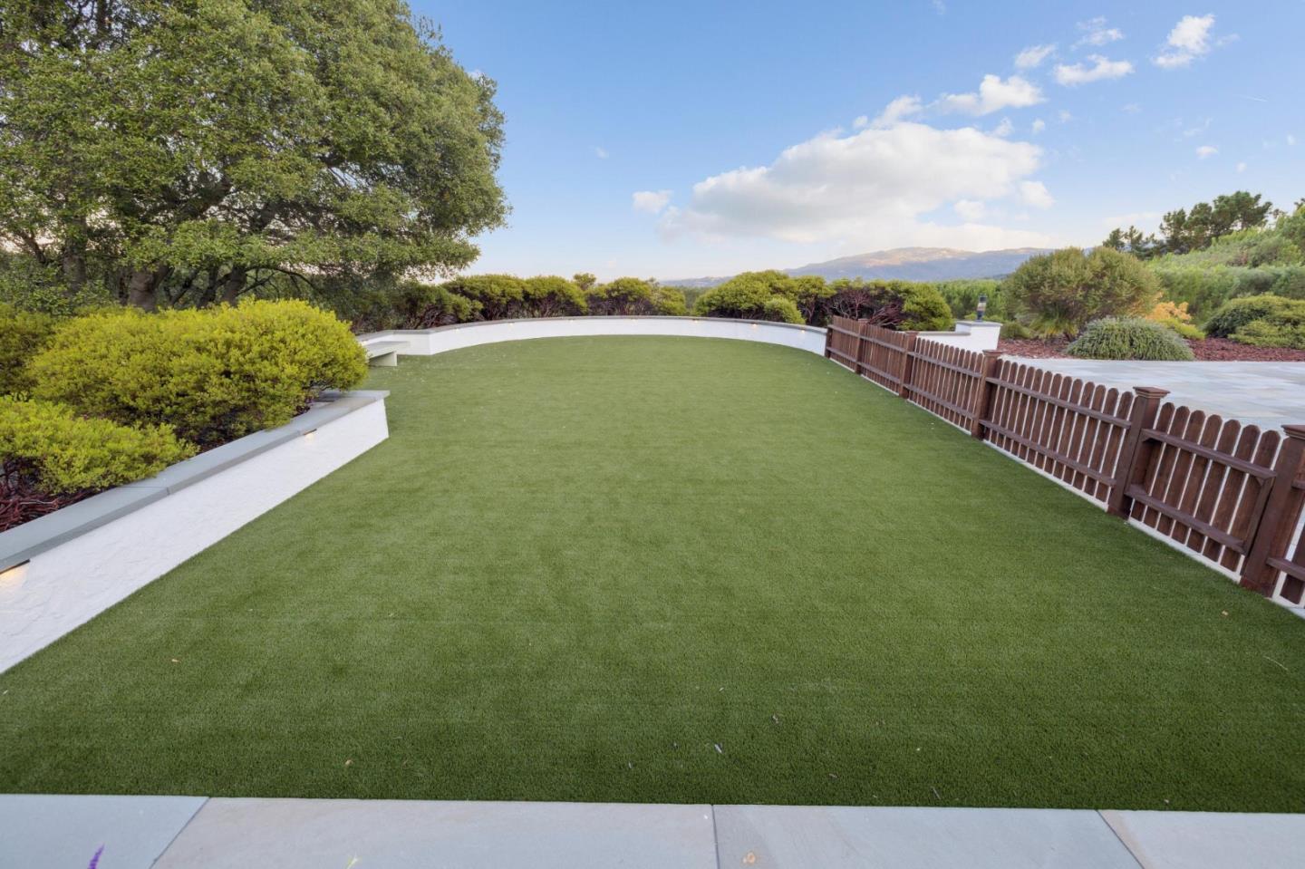 Detail Gallery Image 34 of 44 For 6 Friars Ln, Woodside,  CA 94062 - 4 Beds | 2/2 Baths