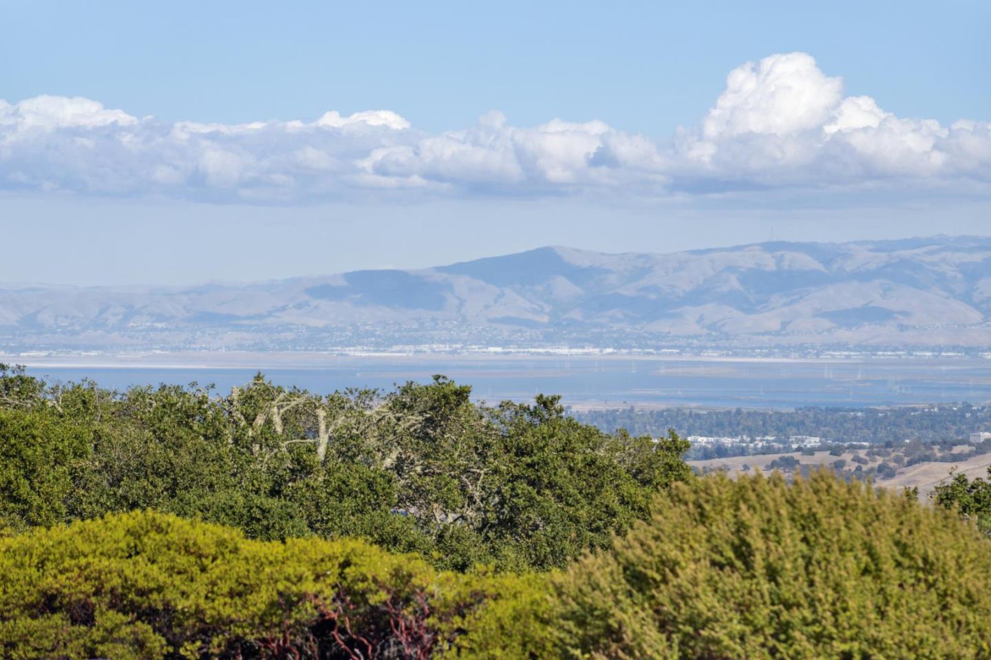 Detail Gallery Image 38 of 44 For 6 Friars Ln, Woodside,  CA 94062 - 4 Beds | 2/2 Baths